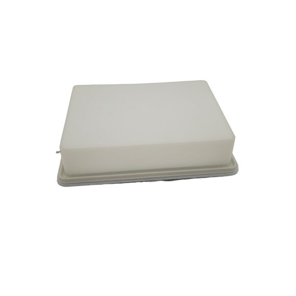 Tupperware Rectangular Frosted White Cake Taker With Airtight Lid - Picture 1 of 3